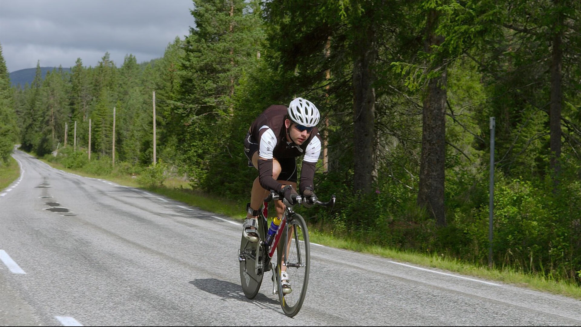 观众参与“战术投票”实验赛 场边决策直接影响战术执行